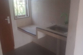 di kontrak kan rumah / tahun